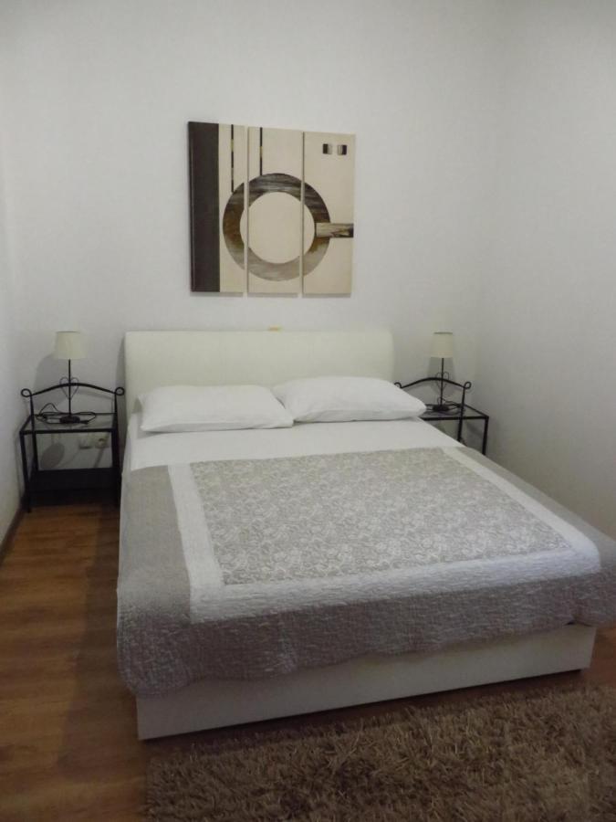 Banic Apartments With Pool Biograd Na Moru Eksteriør billede