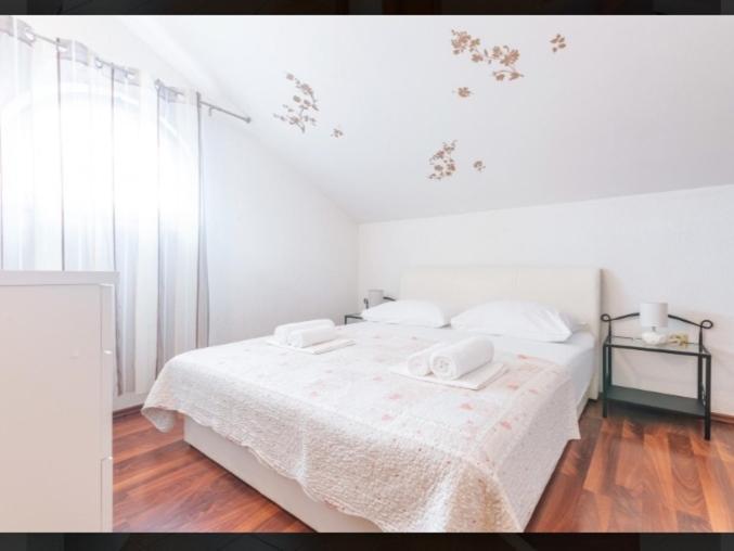 Banic Apartments With Pool Biograd Na Moru Eksteriør billede