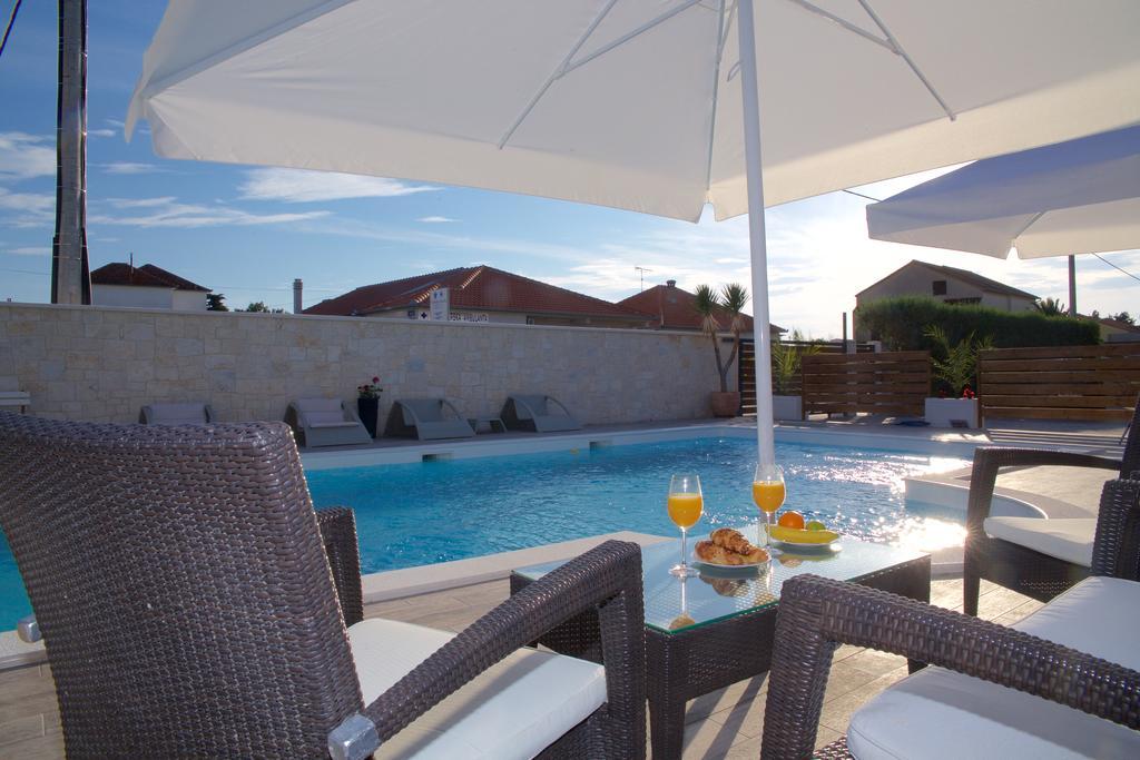 Banic Apartments With Pool Biograd Na Moru Eksteriør billede